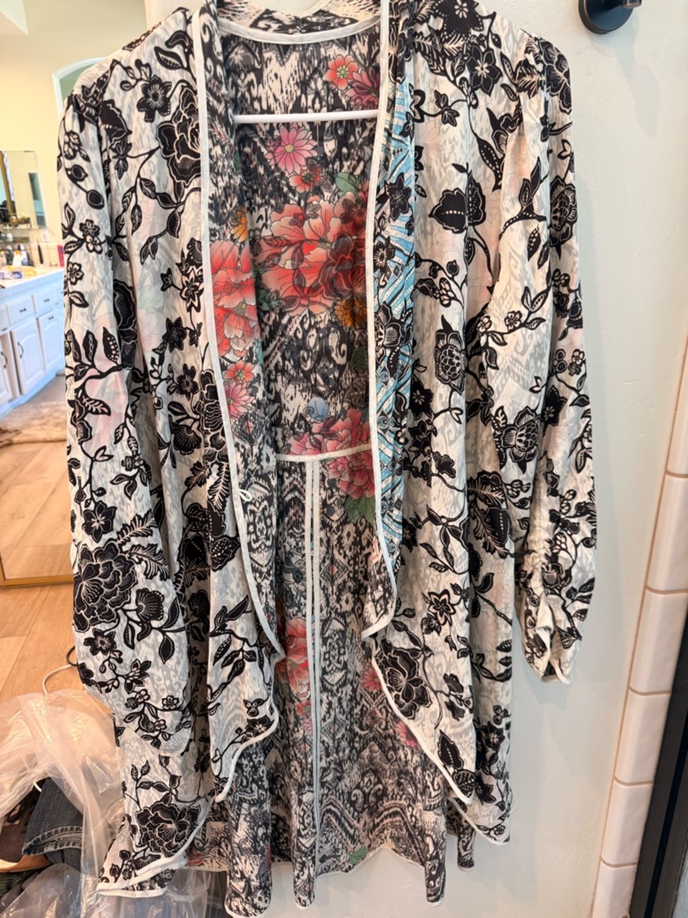 Johnny was floral‎ coat